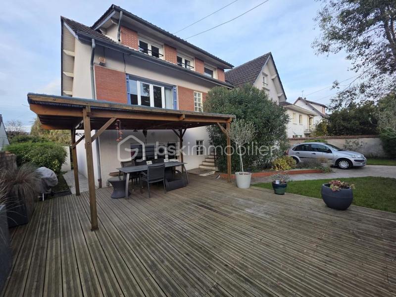 Maison - 139 m² - 6 pièces