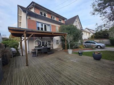Maison - 139 m² - 6 pièces