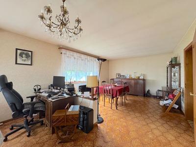 Maison - 250 m² - 9 pièces