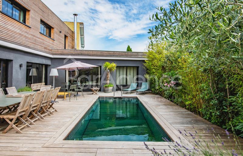 Maison - 177 m² - 7 pièces