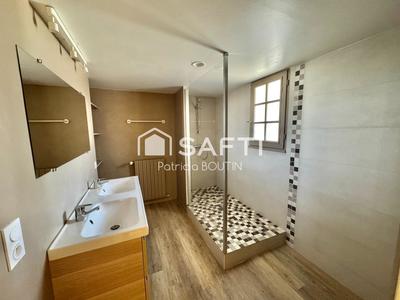 Maison - 205 m² - 8 pièces