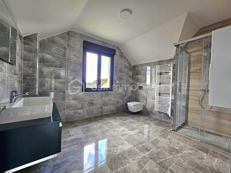 Maison traditionnelle - 140 m² - 6 pièces