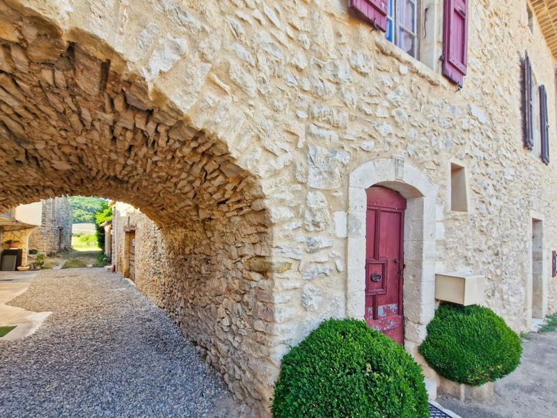 Maison en pierre - 110 m² - 3 pièces