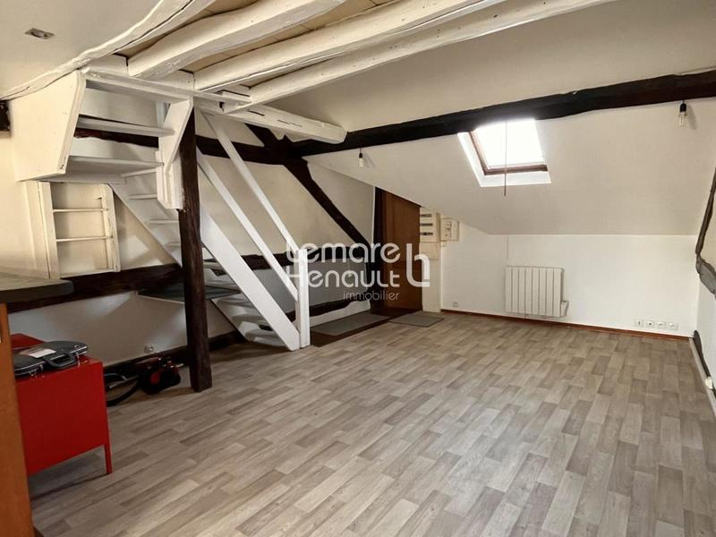 Studio - 40 m² - 2 pièces