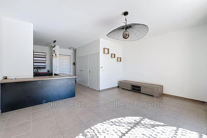 Maison - 65 m² - 3 pièces