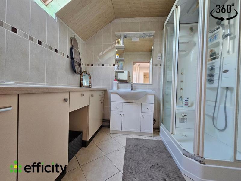 Maison - 253 m² - 15 pièces