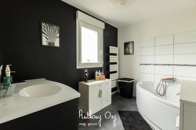 Maison - 109 m² - 6 pièces