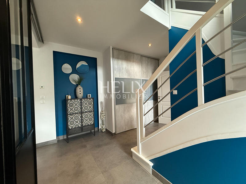 Maison - 200 m² - 6 pièces