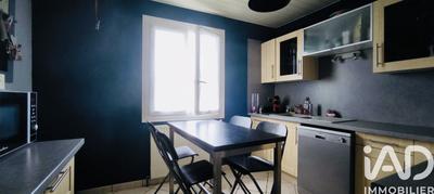 Maison - 88 m² - 4 pièces