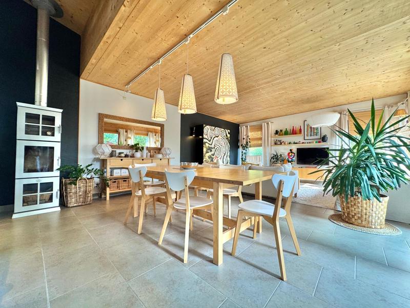 Maison - 195 m² - 7 pièces