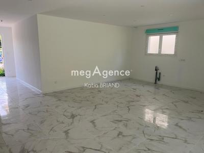 Maison - 88 m² - 4 pièces