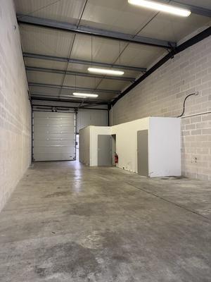 Local d'activités - 138 m² - 3 pièces