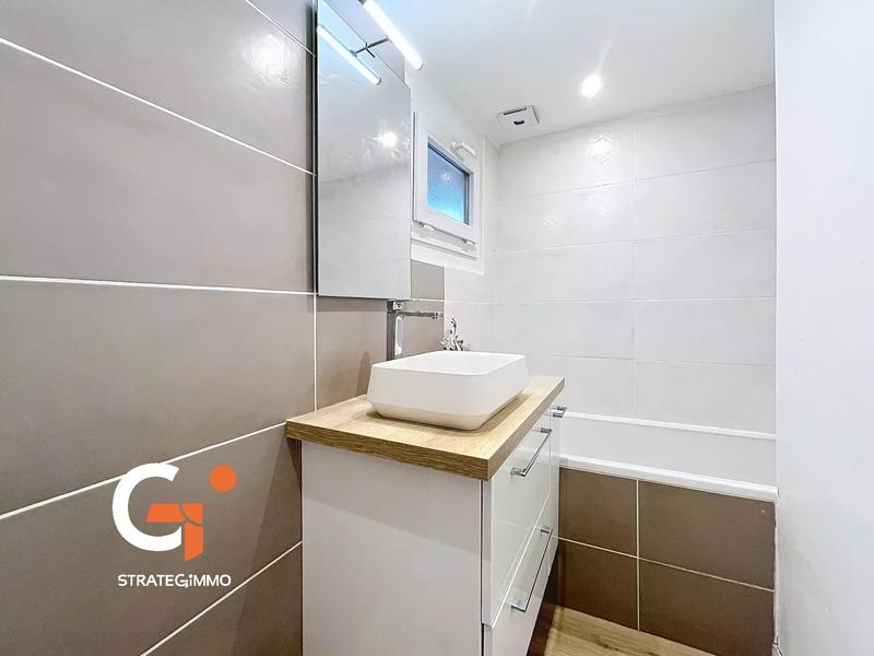 Appartement - 80 m² - 3 pièces