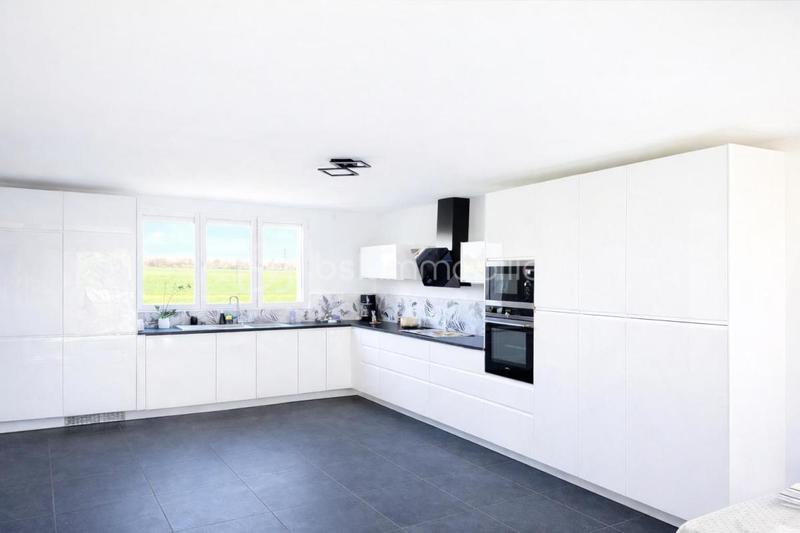 Maison - 139 m² - 8 pièces