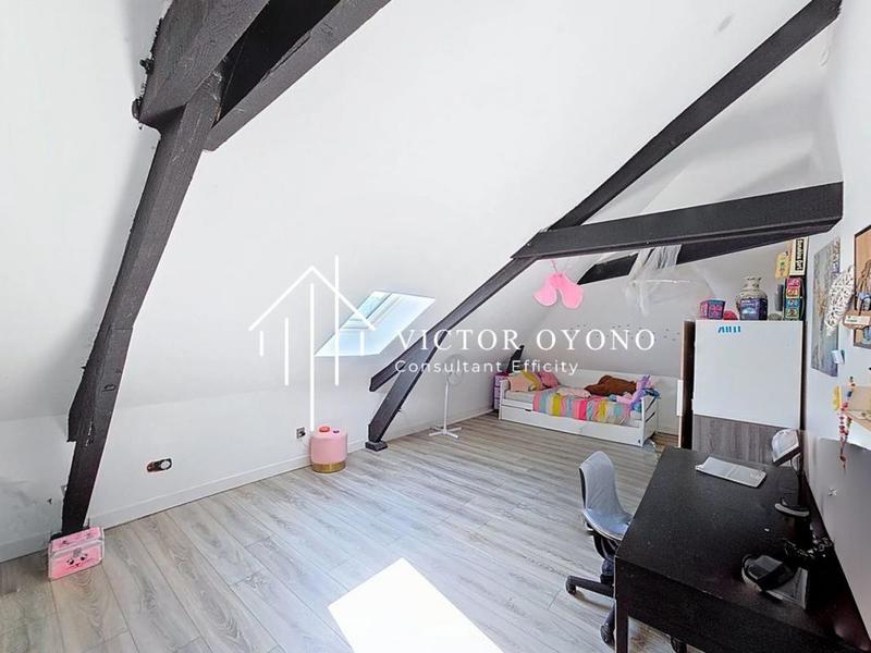 Maison - 250 m² - 9 pièces