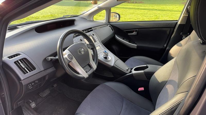 Toyota Prius 1.8 Vvt-i 136 Hybrid Cvt Dynamic