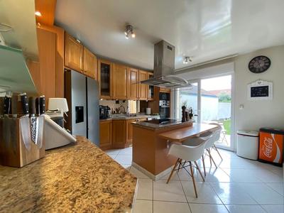 Maison - 175 m² - 9 pièces