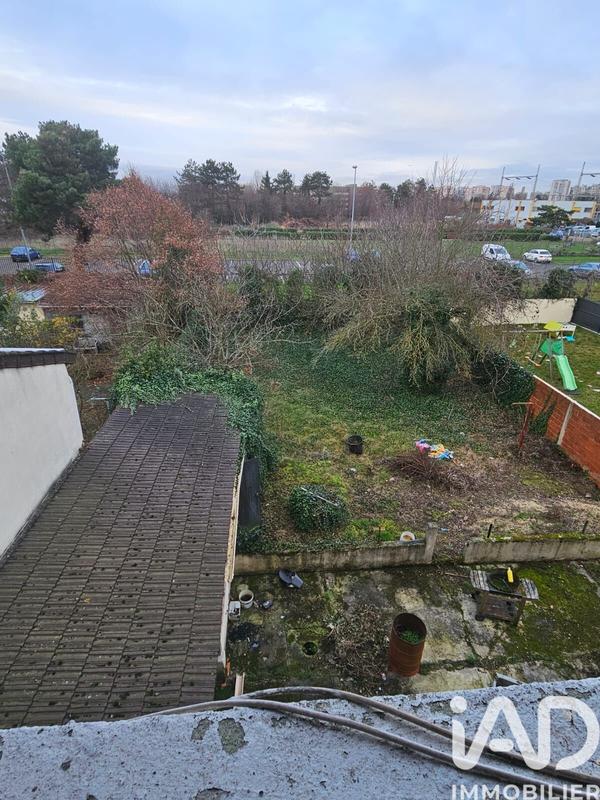 Maison - 185 m² - 10 pièces