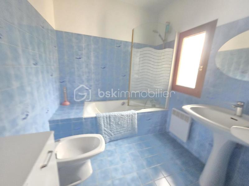 Maison - 228 m² - 7 pièces