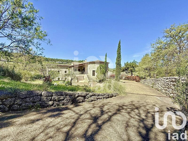 Maison - 355 m² - 6 pièces