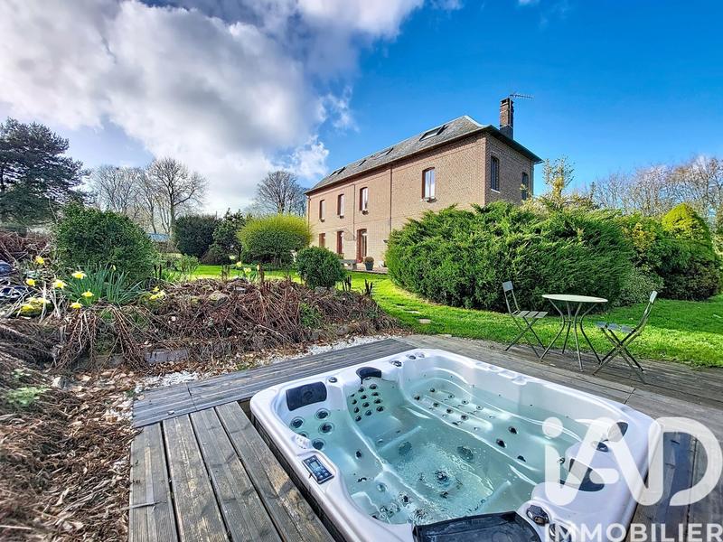 Maison - 219 m² - 8 pièces