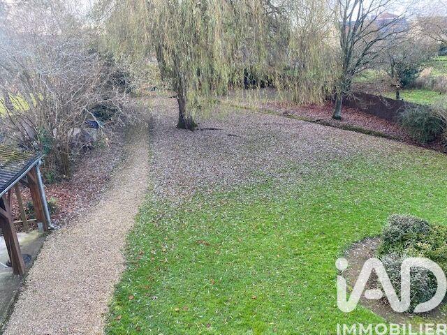 Maison - 242 m² - 7 pièces