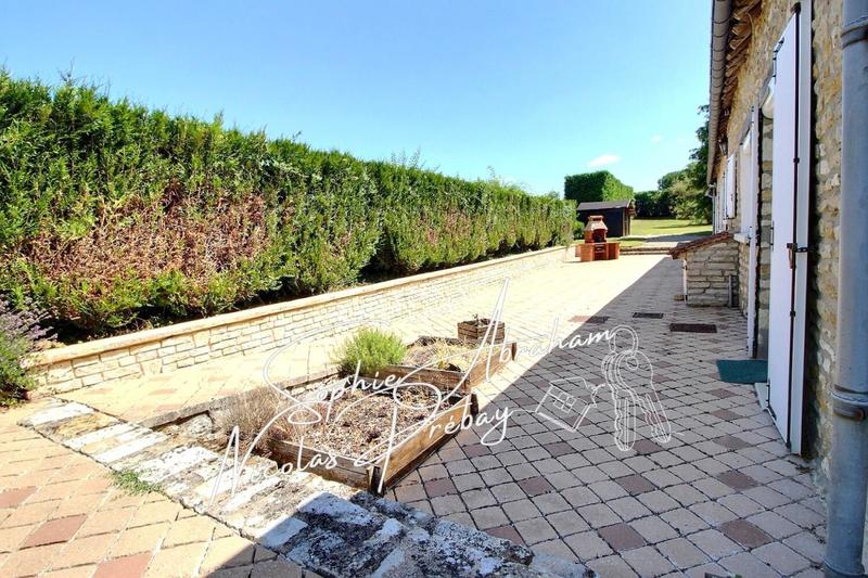 Maison - 310 m² - 11 pièces