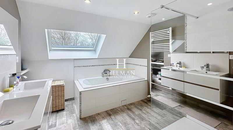 Maison - 93 m² - 4 pièces