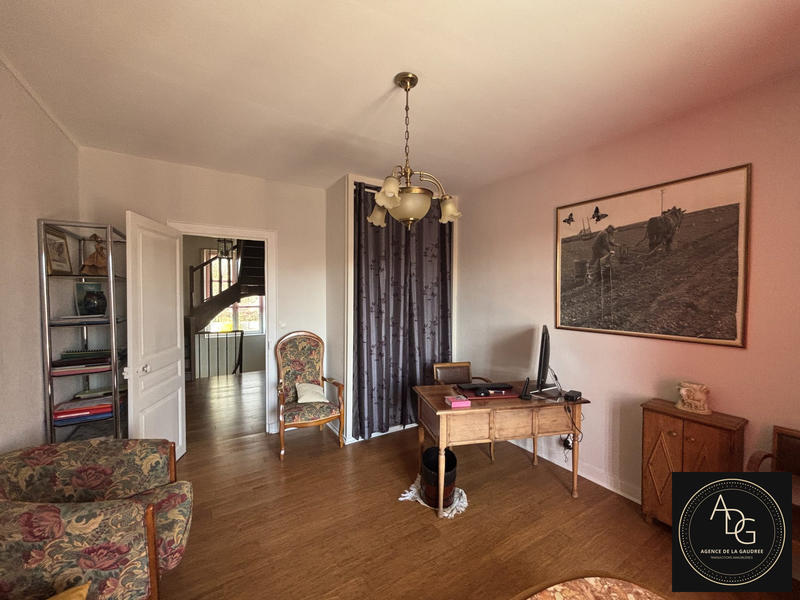 Maison - 221 m² - 9 pièces