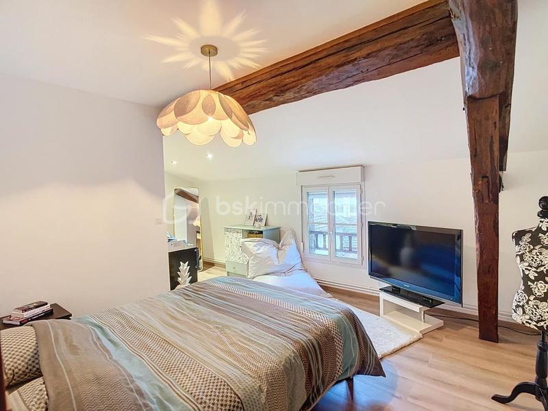 Appartement - 242 m² - 7 pièces