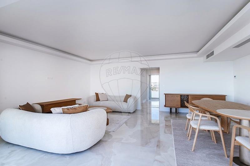 Appartement - 90 m² - 3 pièces