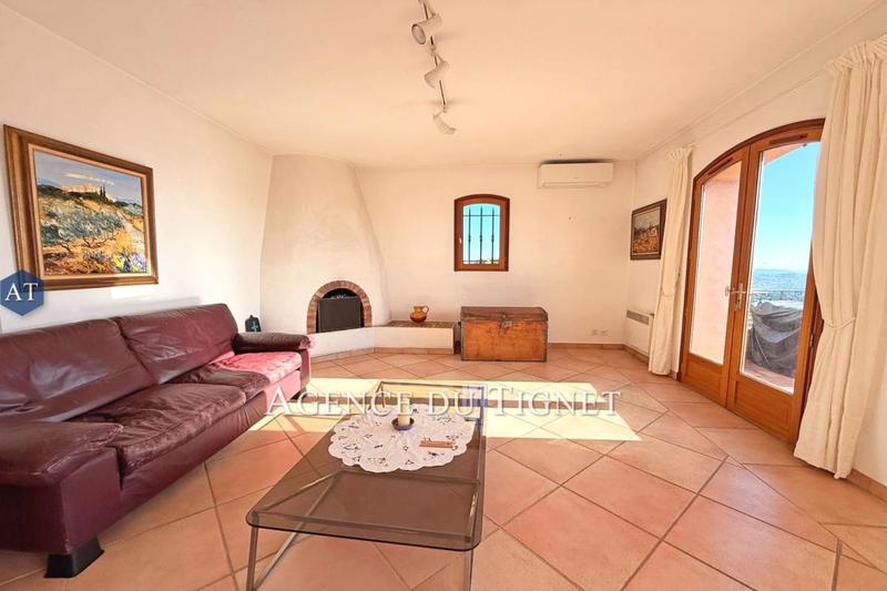 Maison - 216 m² - 7 pièces