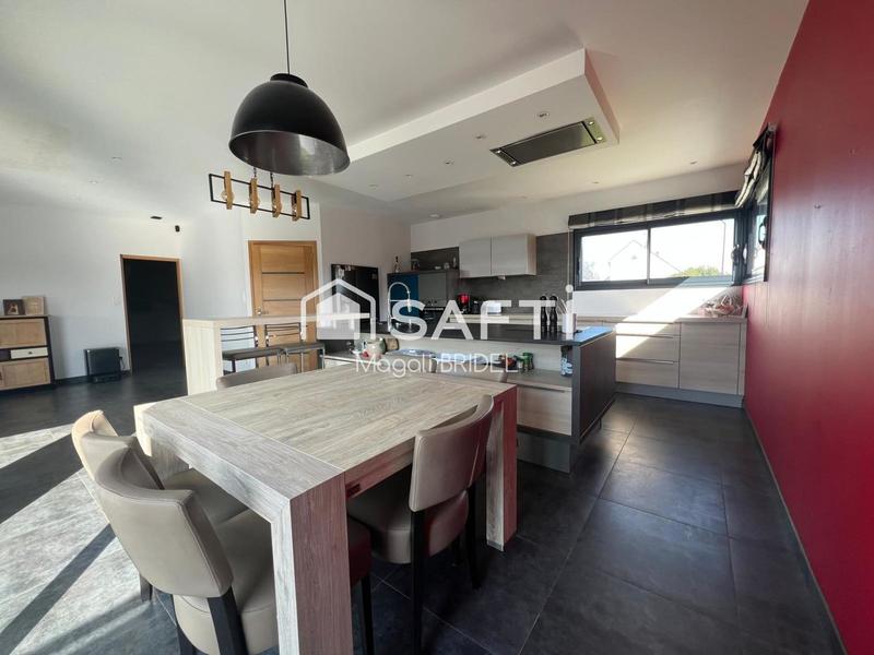 Maison - 263 m² - 10 pièces