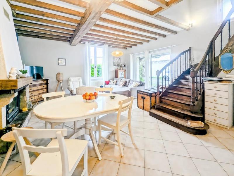 Maison - 151 m² - 11 pièces