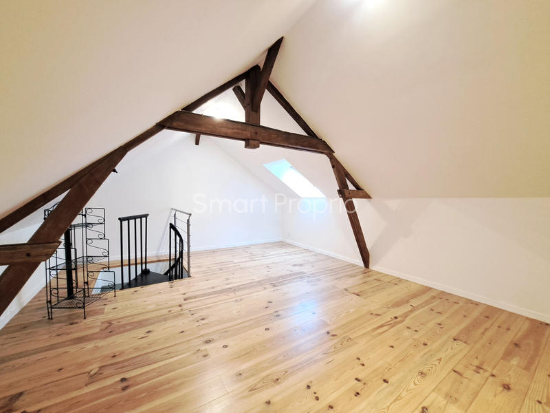 Propriété - 233 m² - 9 pièces