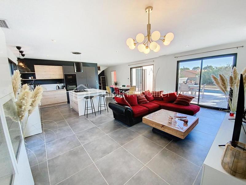 Villa - 140 m² - 5 pièces