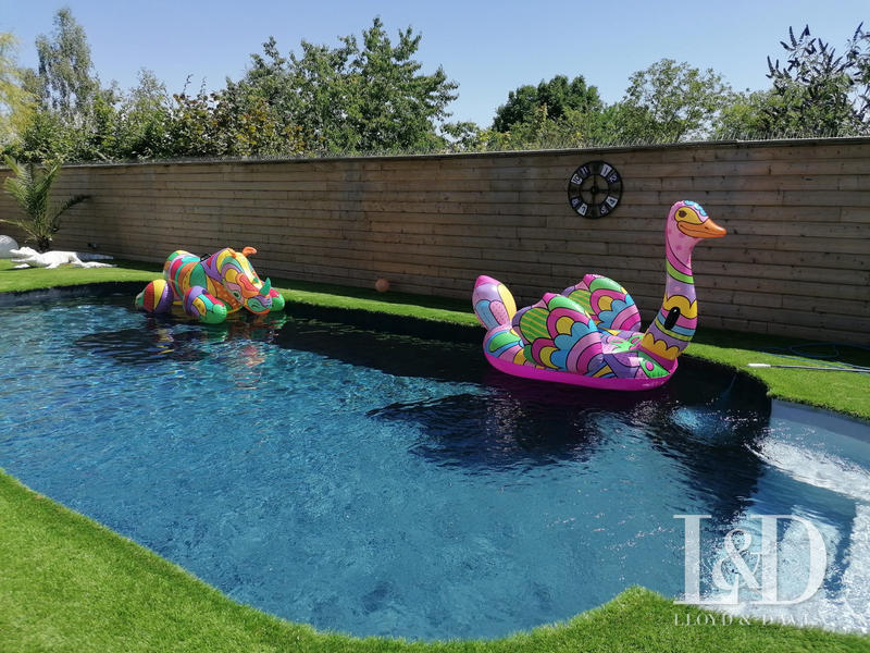 Maison contemporaine - 330 m² - 11 pièces