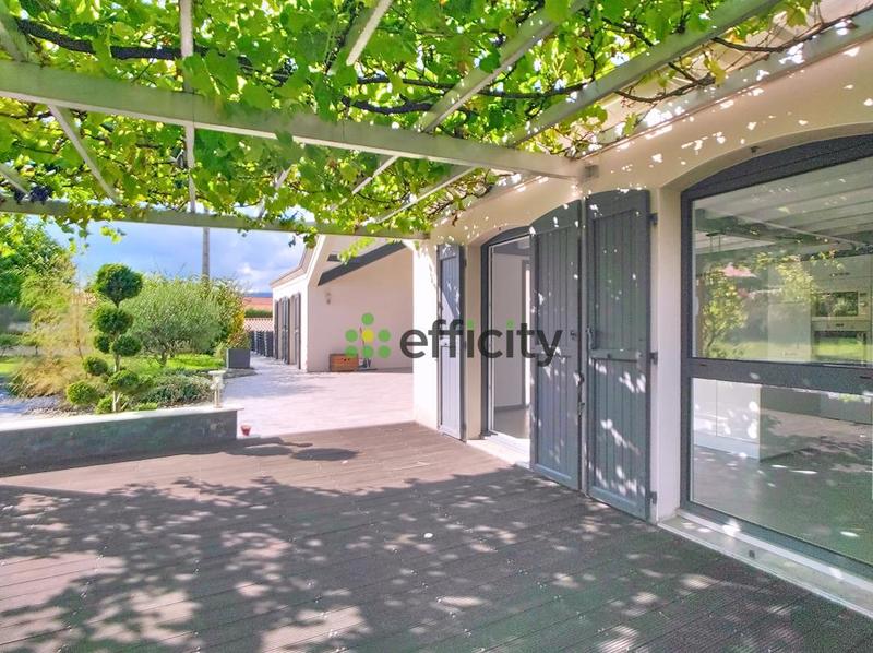 Maison - 205 m² - 8 pièces