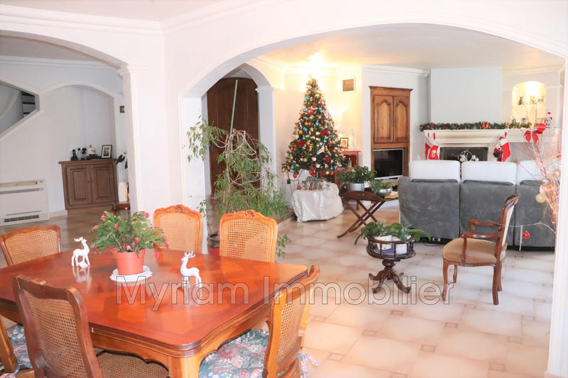 Maison - 200 m² - 6 pièces