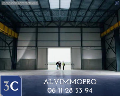 Entrepôt - 1 370 m²