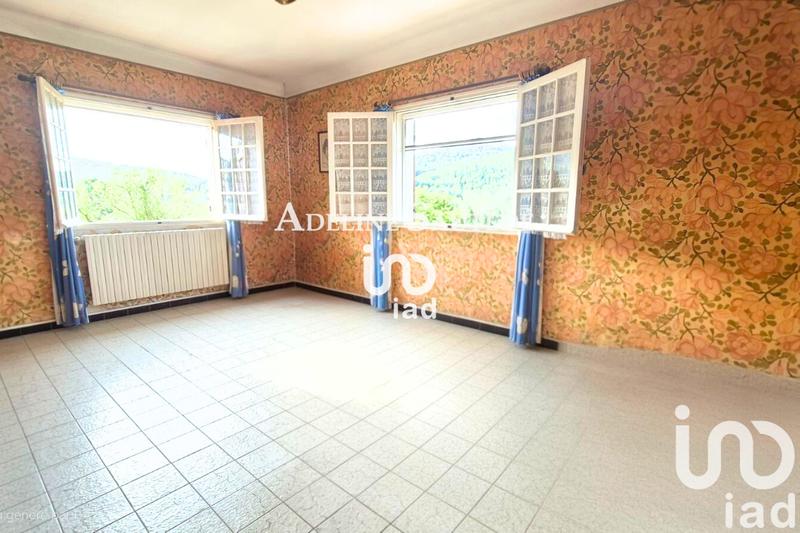 Maison - 280 m² - 9 pièces