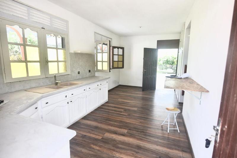 Maison - 236 m² - 7 pièces