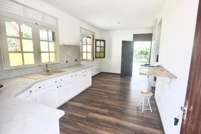 Maison - 236 m² - 7 pièces