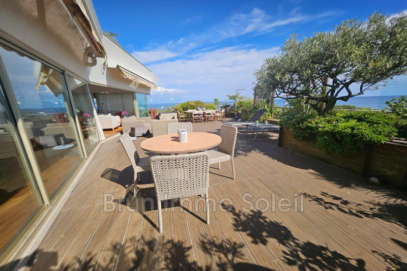 Appartement - 193 m² - 8 pièces