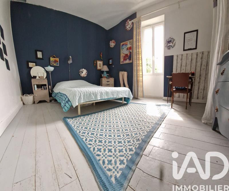 Maison - 210 m² - 6 pièces