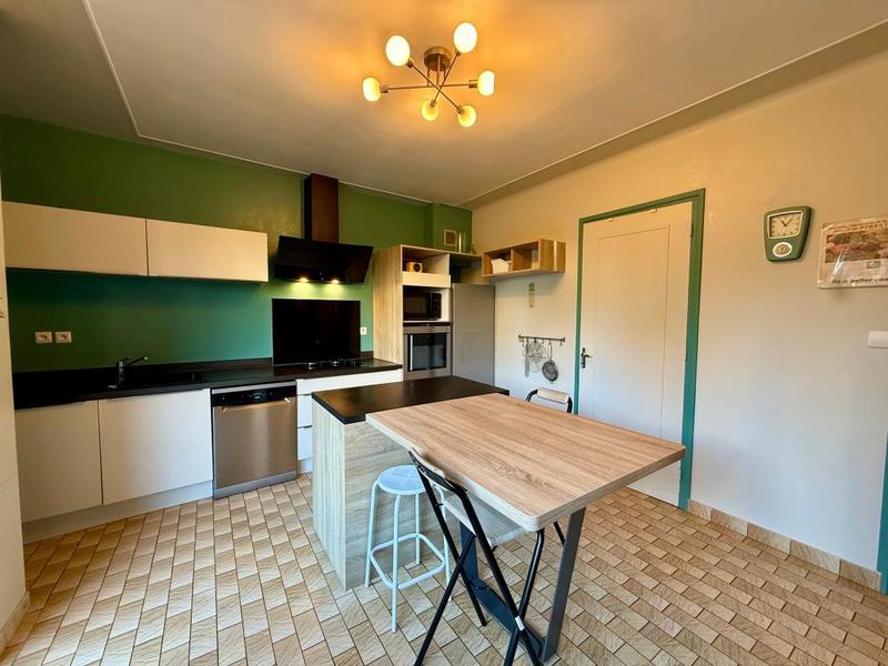 Maison - 209 m² - 7 pièces