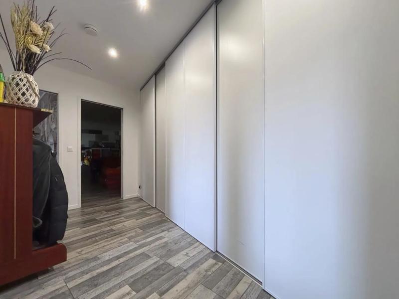 Maison - 241 m² - 8 pièces