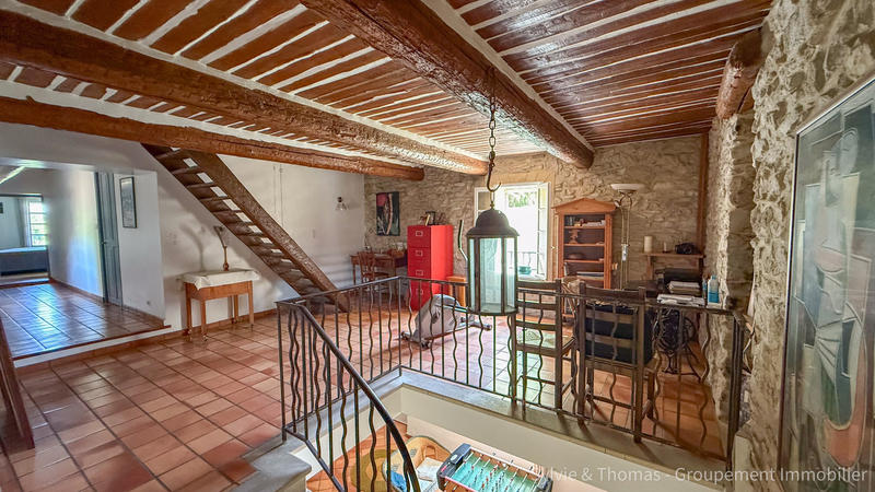 Mas - 327 m² - 8 pièces