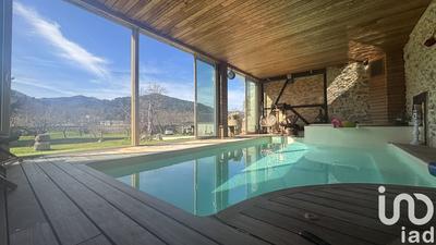 Maison - 277 m² - 8 pièces