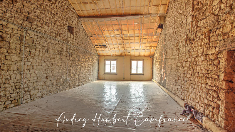 Maison - 241 m² - 8 pièces